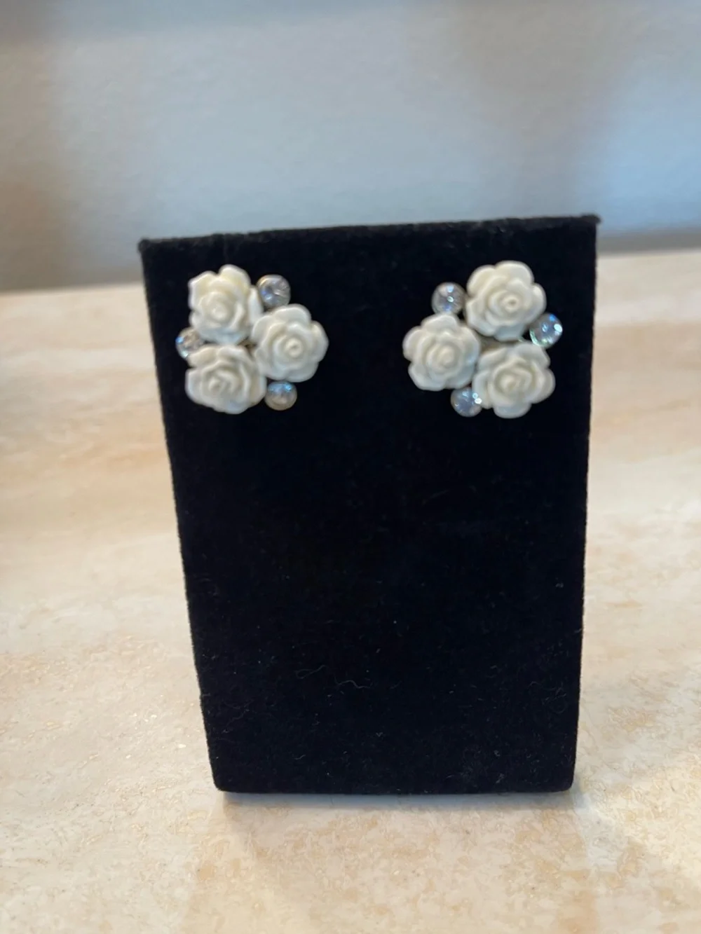 Vintage Style White Carved Rose Bracelet & Earring Jewelry Set